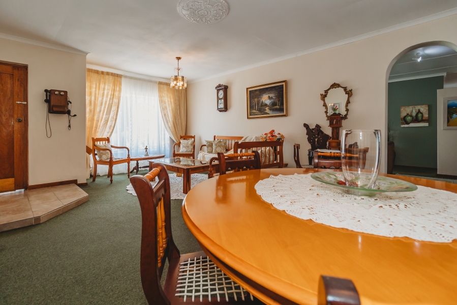 5 Bedroom Property for Sale in Denneoord Western Cape